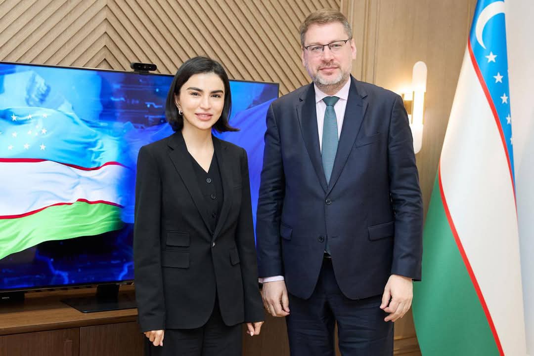 سعيدة شوكت ميرضيائيف تعقد اجتماعً مع الممثل الخاص للاتحاد الأوروبي لآسيا الوسطى.