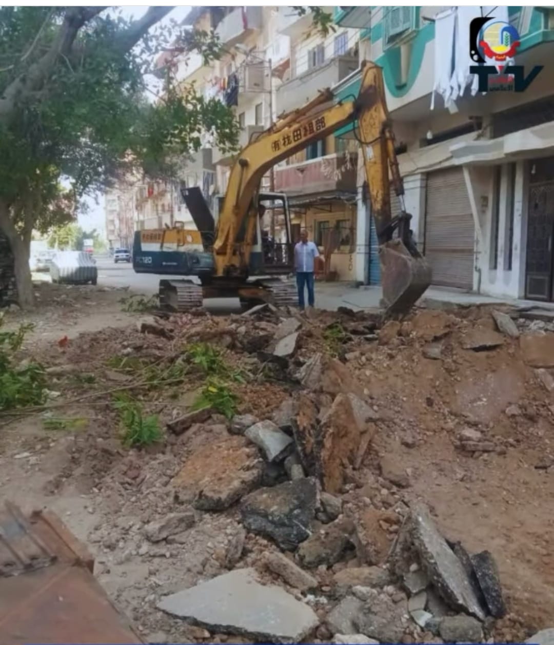 مجلس مدينة دمنهور تستكمل أعمال الرصف بدمنهور