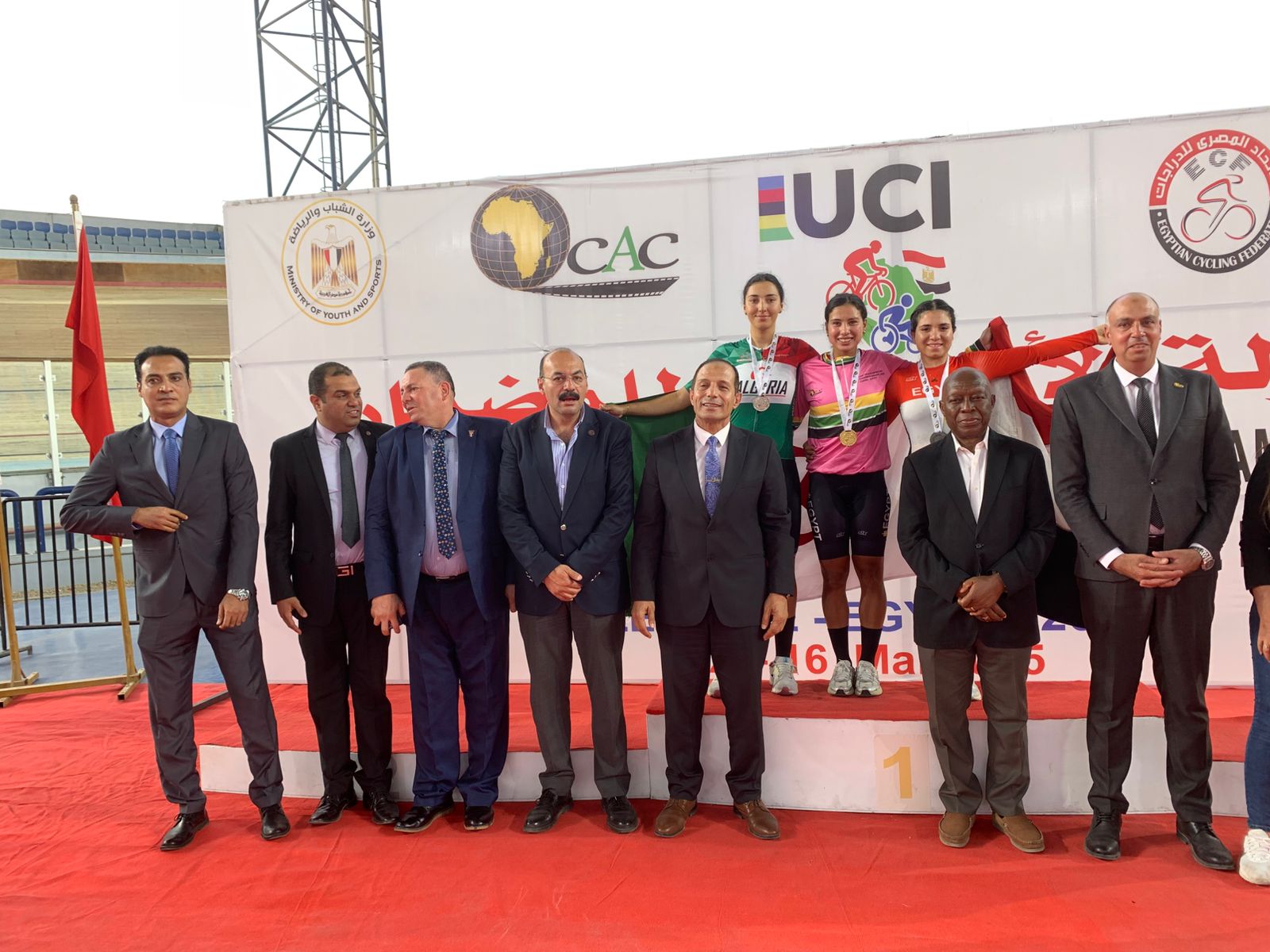 رئيس اللجنة الأولمبية يهنئ اتحاد الدراجات بمناسبة التتويج بلقب البطولة الأفريقية للمضمار