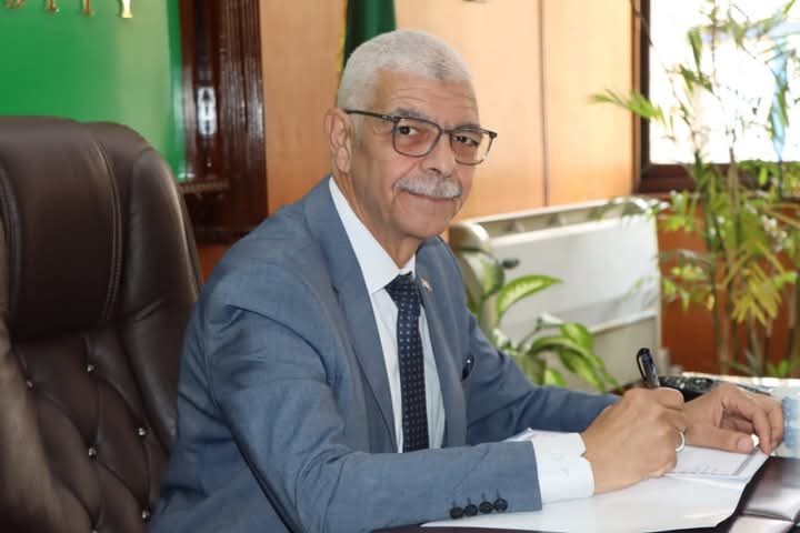 رئيس جامعة المنوفية يعقد إجتماع مجلس الدراسات العليا الشهري” أون لاين”