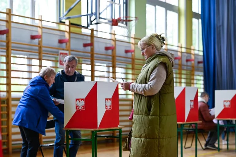 انتخابات رئاسية حاسمة في بولندا وسط ترقب أوروبي