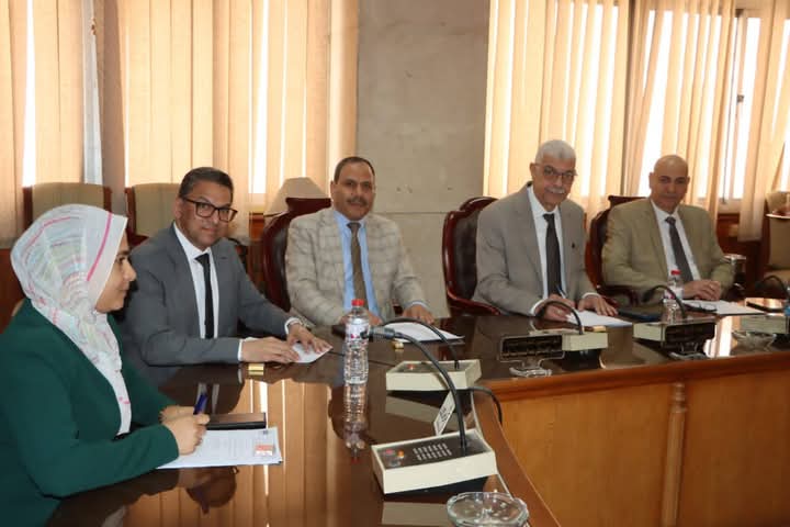 رئيس جامعة المنوفية يرأس إجتماع ضمان الجودة لمتابعة سير العمل بالكليات المتقدمة للإعتماد المؤسسي 2025