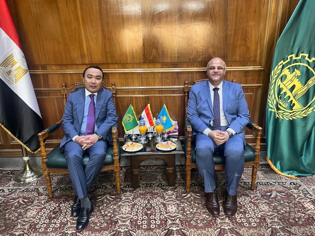 سفير كازاخستان بمصر يلتقى مع محافظ القليوبية، ويناقشان التعاون الثنائي و تعزيز الشراكة بين البلدين