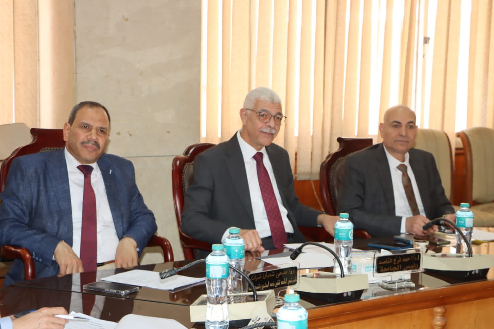 رئيس جامعة المنوفية يعقد لجنة المنشآت الجامعية ويتابع أعمال اللجنة المكلفة بوضع التقرير الفنى عن المصاعد بالمستشفيات الجامعية