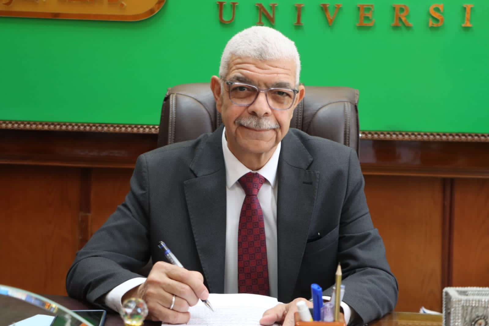 القاصد “يعقد إجتماع لجنة قبول الهدايا والتبرعات بجامعة المنوفية “أون لاين”