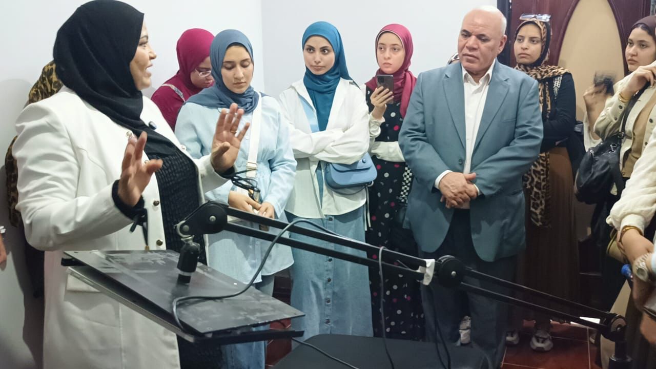 طلاب برنامج تكنولوجيا الأطراف الصناعية والأجهزة التقويمية بجامعة الدلتا التكنولوجية يزورون المركز العربي الأمريكي