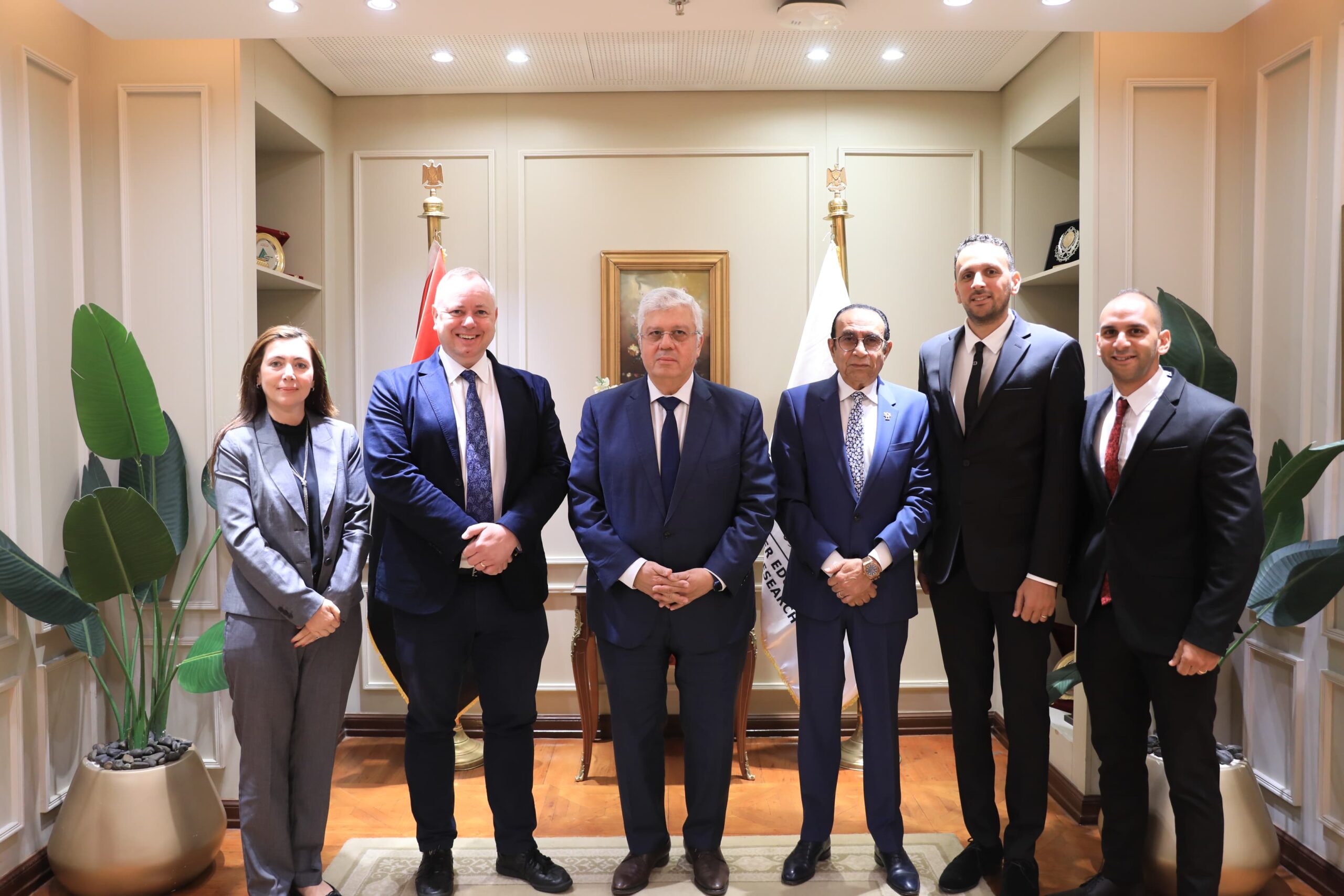 وزير التعليم العالي يشهد توقيع مذكرة تفاهم بين جامعة إيست لندن وجامعة إيست كابيتال (تحت التأسيس)