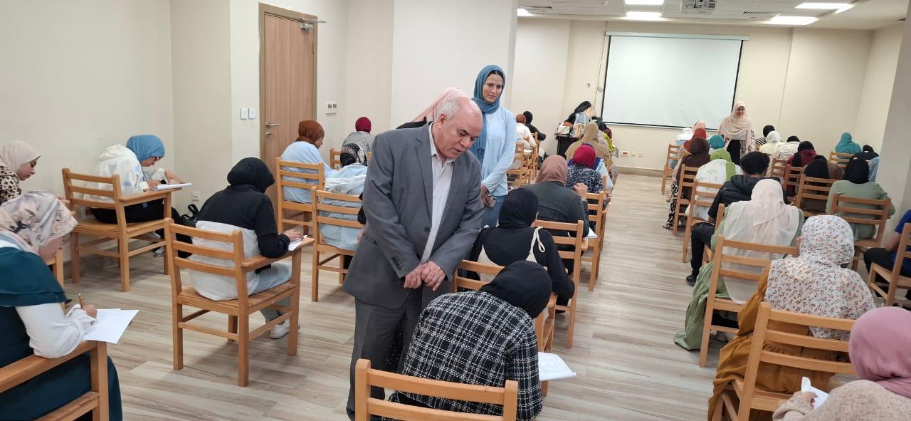 رئيس جامعة الدلتا التكنولوجية يتفقد سير اختبارات نهاية الفصل الدراسي الثانى للعام الجامعى ٢٠٢٥/٢٠٢٤ بفرع الجامعة بمدينة السادات