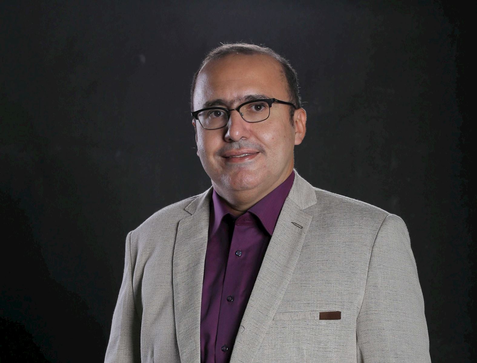 الدكتور وليد الدالي: التدخين مسؤول عن 85% من حالات أمراض الشرايين الطرفية لدى الرجال.. والمضاعفات قد تصل إلى البتر