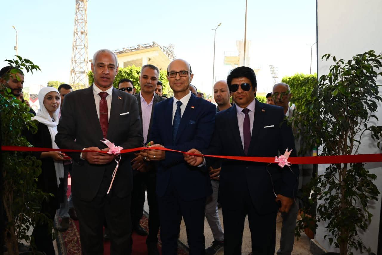 بعد تطويرها رئيس جامعة اسيوط يفتتح الصالة المغطاة بالقرية الأولمبية