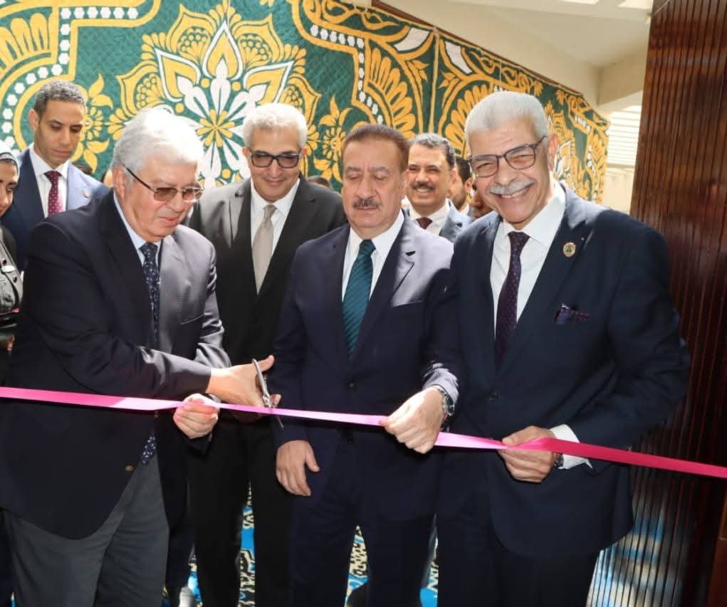 وزير التعليم العالي ورئيس جامعة المنوفية والمحافظ يفتتحون مركز الاختبارات الإلكترونية بكلية الحقوق بجامعة المنوفية