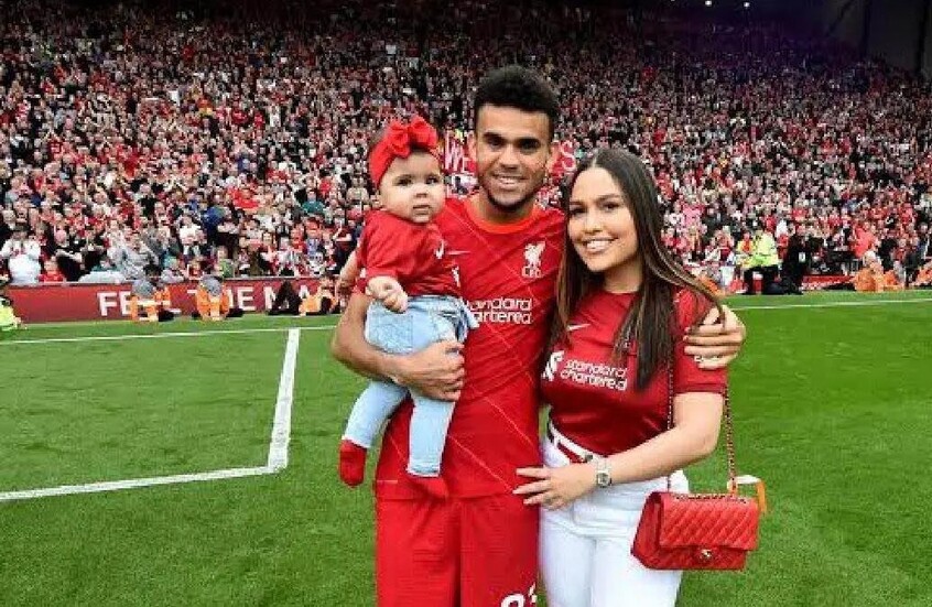 زوجة نجم ليفربول تثير التكهنات برسالة وداع مؤثرة (صورة)