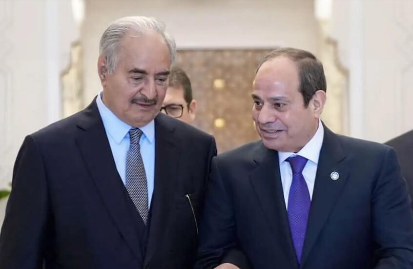السيسي يحذر حفتر من مخاطر تحوم حول ليبيا