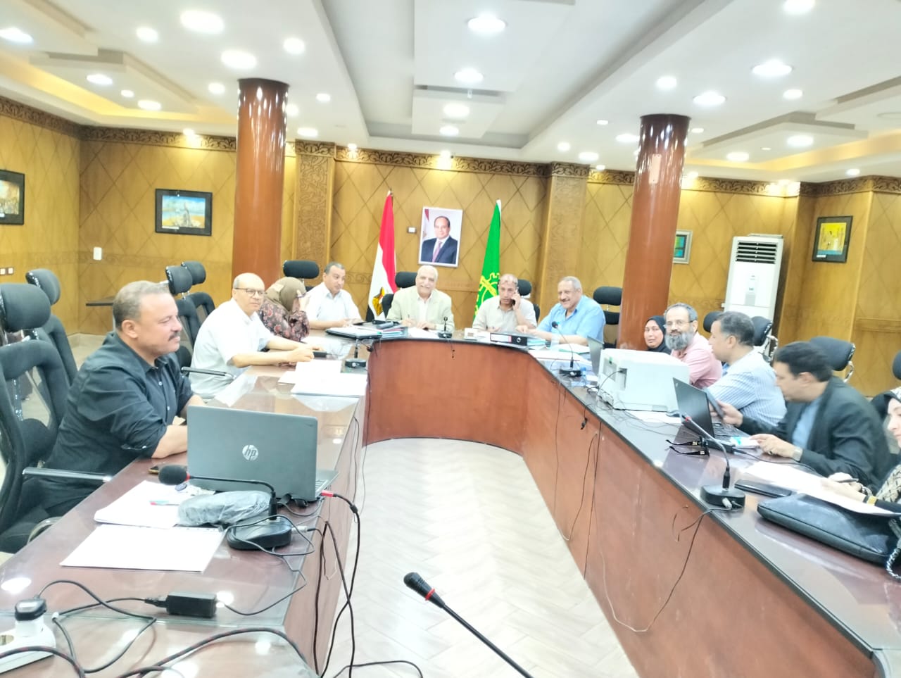 مدير تعليم القليوبية غرفة العمليات المركزية بديوان المديرية تتابع انتظام لجان الدبلومات الفنية على مستوى المحافظة.