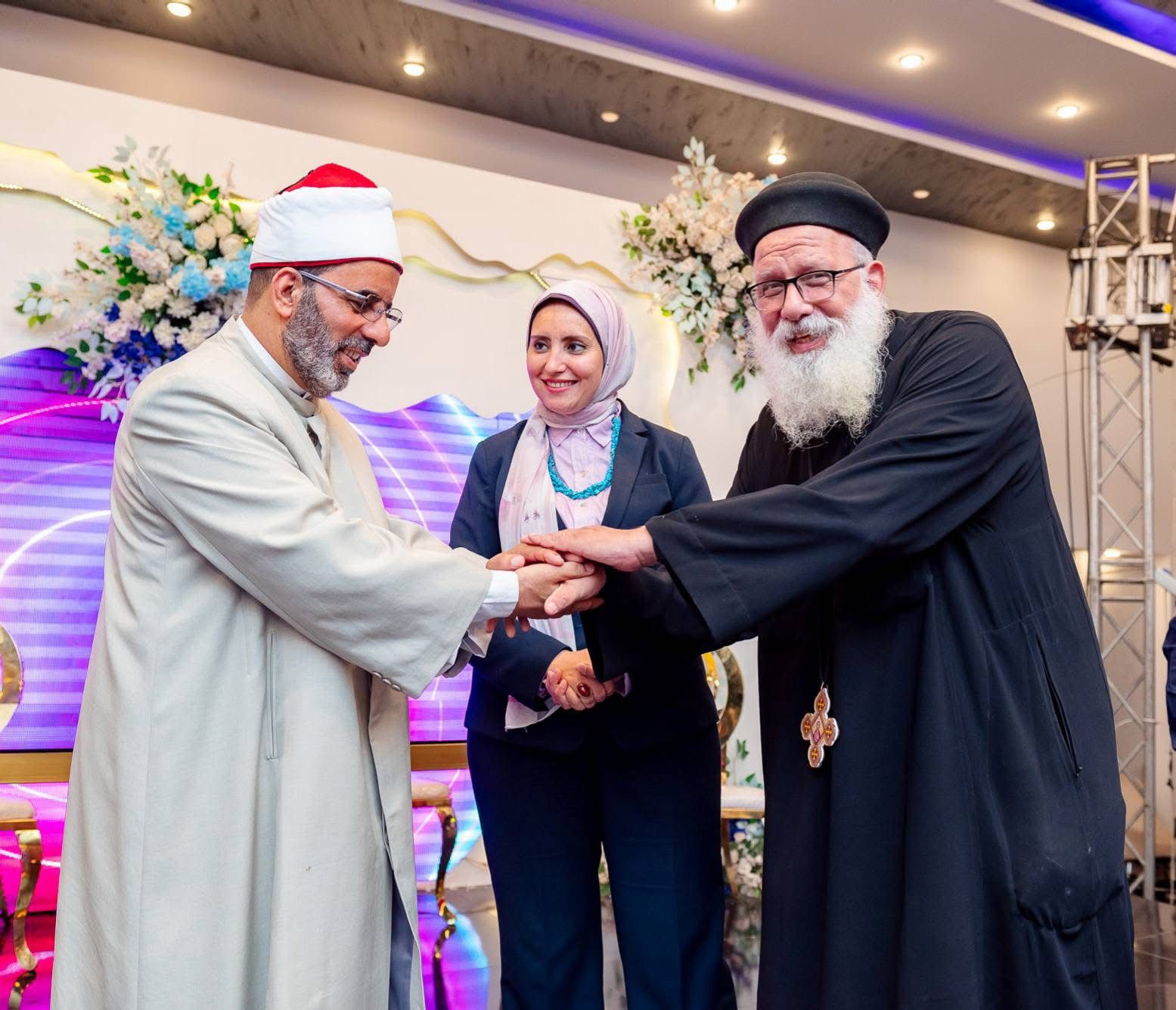 إدارة العلاقات العامة تنظم احتفالية ” قلب واحد وطن واحد”