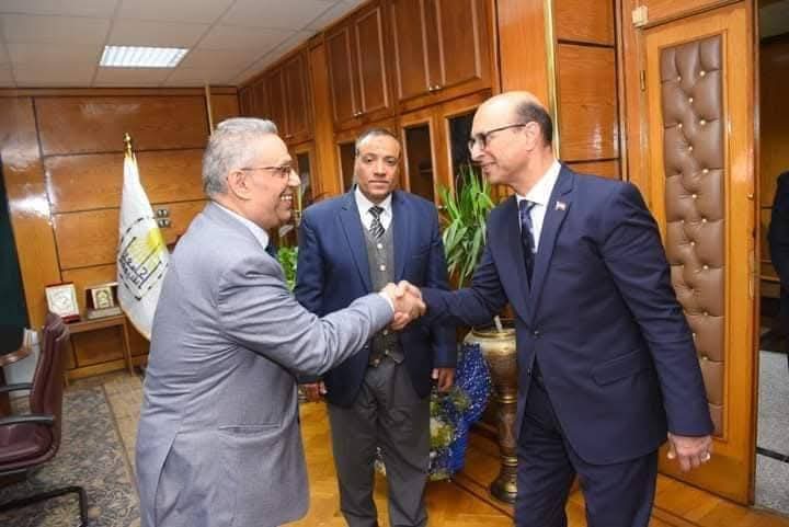 الدكتور علاء عبد الحفيظ عميدا لكلية التجارة بجامعة أسيوط