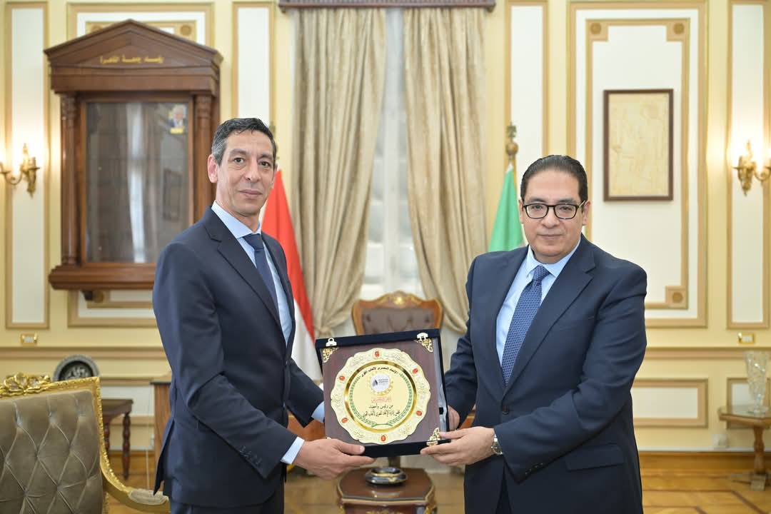 شراكة استراتيجية بين جامعة القاهرة واتحاد العاب القوي