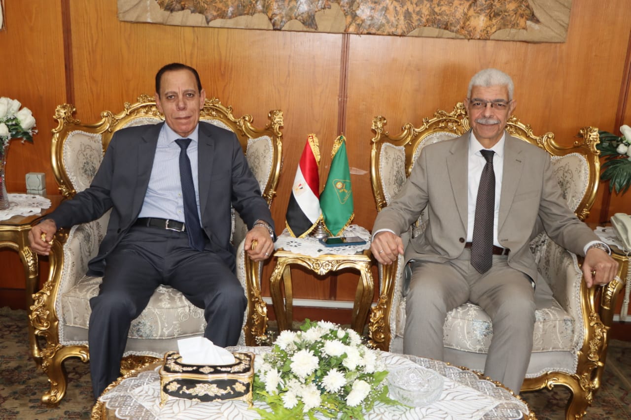 رئيس جامعة المنوفية يستقبل رئيس محكمة شبين الكوم الابتدائية للتهنئة بعيد الاضحي المبارك وبحث سبل التعاون المشترك