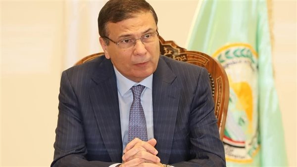 وزير الزراعة يطمئن على حالة مسئول حماية الأراضي بسوهاج بعد الاعتداء عليه خلال حملة إزالة تعديات