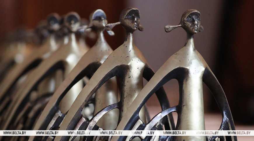 لوكاشينكو يرسل تحياته للمشاركين في منتدى مجتمع الإعلام ومسابقة الحرف الذهبي