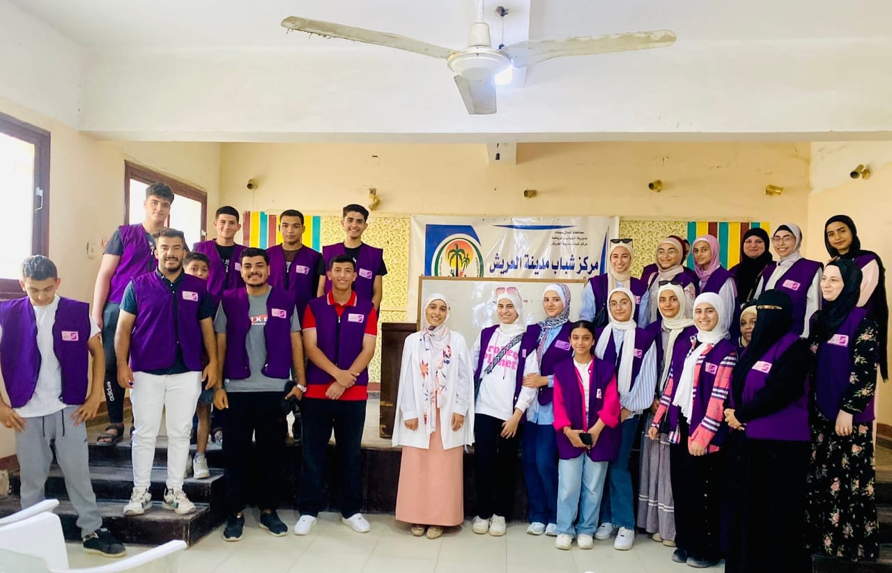 بالصور….دورة تدريبية بعنوان “إدارة الفرق التطوعية” بمركز مدينة العريش.