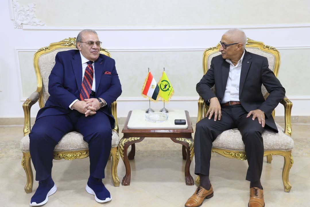 بالصور…محافظ شمال سيناء يستقبل رجل الاعمال واول مستثمر فى سيناء الدكتور حسن راتب