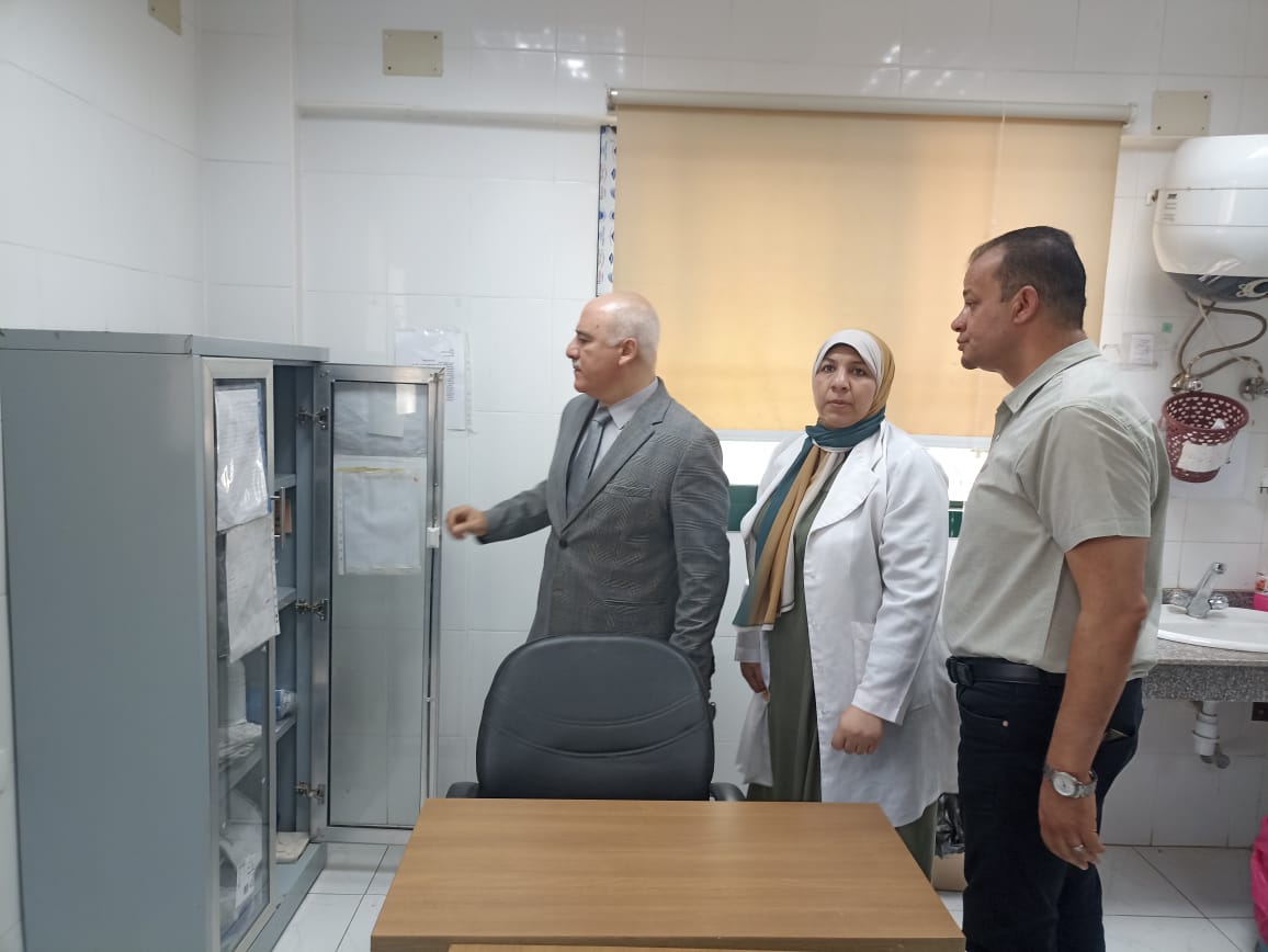 وكيل وزارة الصحة بالقليوبية يجري جولة مرورية بالقناطر الخيرية لمتابعة سير العمل بالمنشآت الصحية