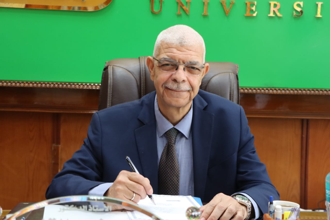 رئيس جامعة المنوفية يعقد لجنتي المكتبة المركزية والمكتبات ويؤكد علي تعظيم الإستفادة من مبادرة النشر الحر التابعة لبنك المعرفي المصري