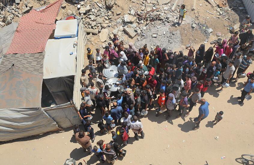 مجزرة في مراكز توزيع المساعدات بغزة وعشرات القتلى في قصف إسرائيلي