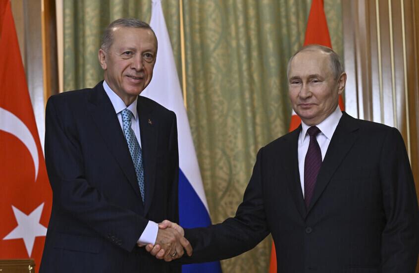 أردوغان وبوتين يبحثان العلاقات الثنائية وأوكرانيا وسوريا في اتصال هاتفي