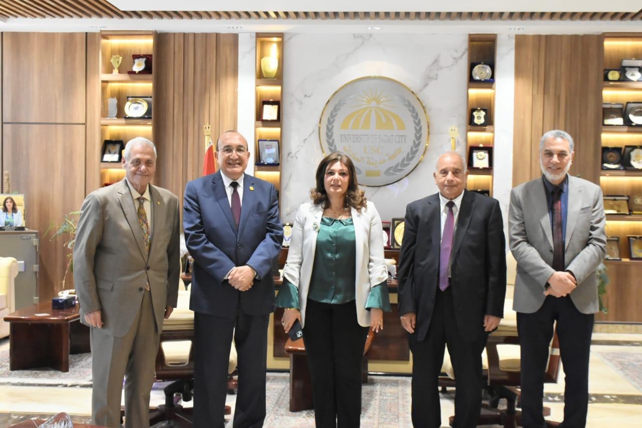 رئيس جامعة مدينة السادات تترأس لجنة اختيار عميد كلية التربية العام