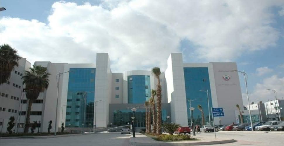 ” مستشفى ١٥ مايو ” نجاح فريق الجهاز الهضمي في استخراج جسم معدني من معدة فتاة باستخدام المنظار