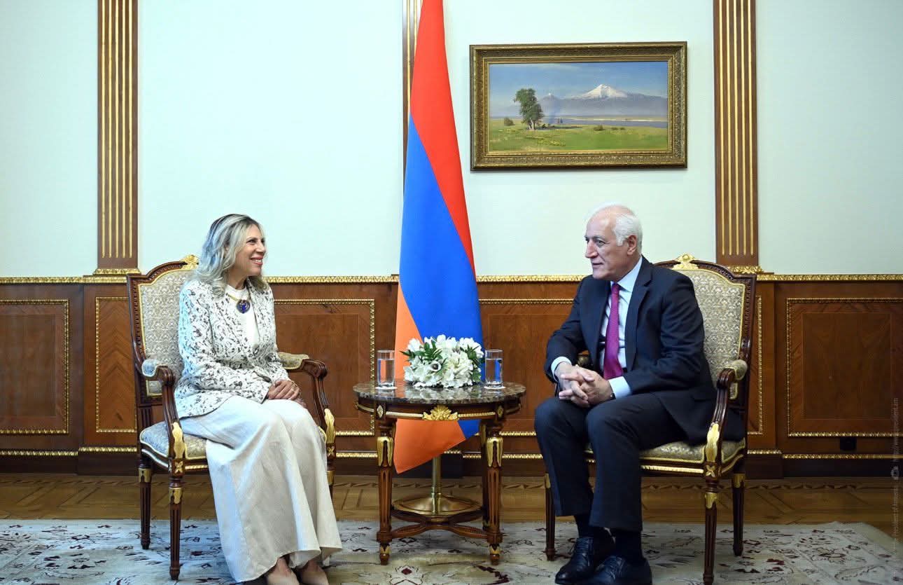 الرئيس الأرميني يستقبل سفيرة مصر في يريفان