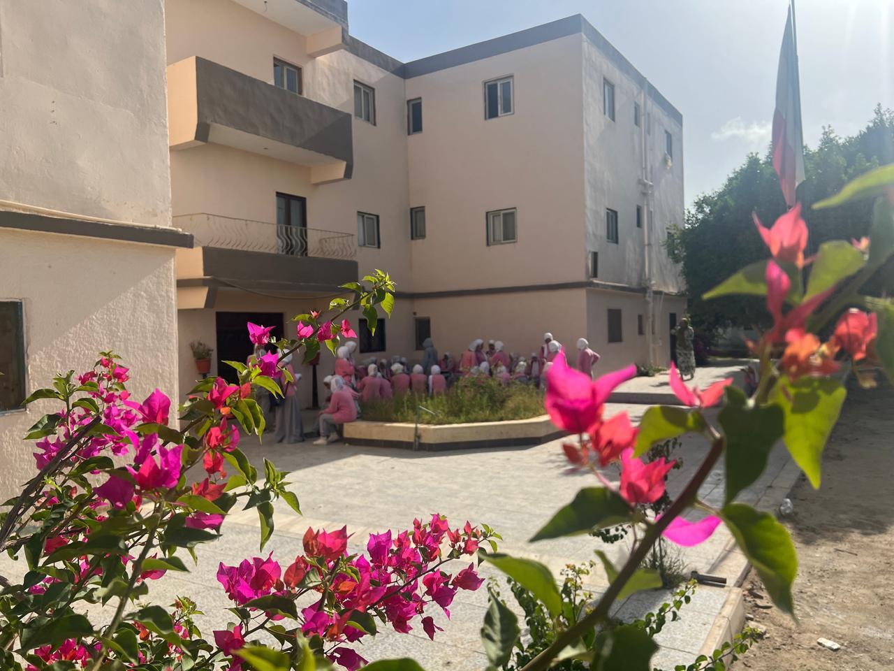 إقبال شديد من الطلاب الجدد بالمعهد الفنى النموذجى للتمريض بالعبور لتميزه فى العملية التعليمية