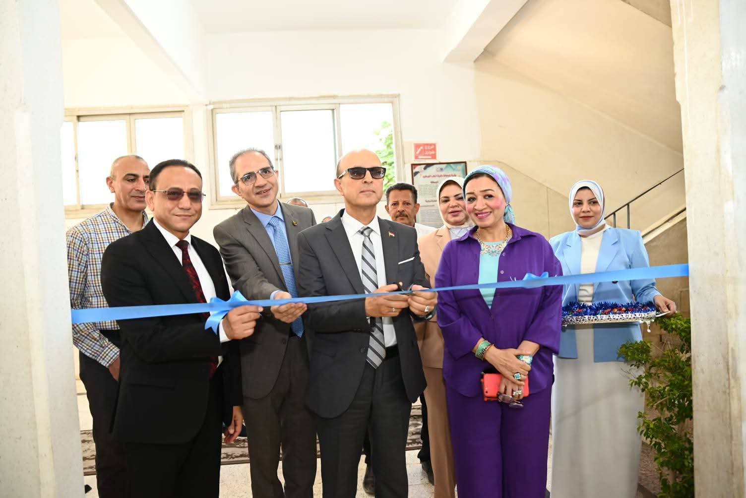 رئيس جامعة أسيوط يفتتح مركزًا لصحة وسلامة الغذاء ومعملًا للدراسات العليا بكلية الطب البيطري. (صور)