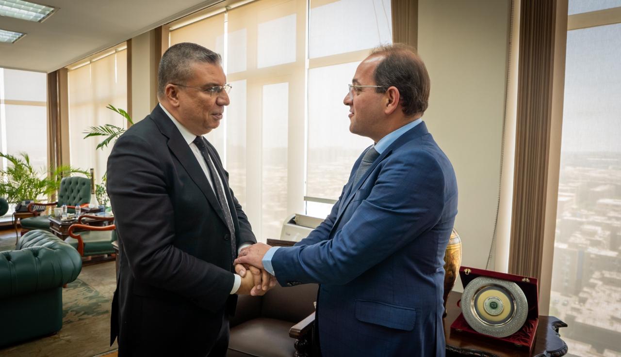 وزير المالية.. فى لقائه مع رئيس اتحاد إذاعات وتليفزيونات دول منظمة التعاون الإسلامي:تعزيز التعاون المشترك فى نشر الوعى الاقتصادي والمالى والضريبي والجمركي والأهداف التنموية