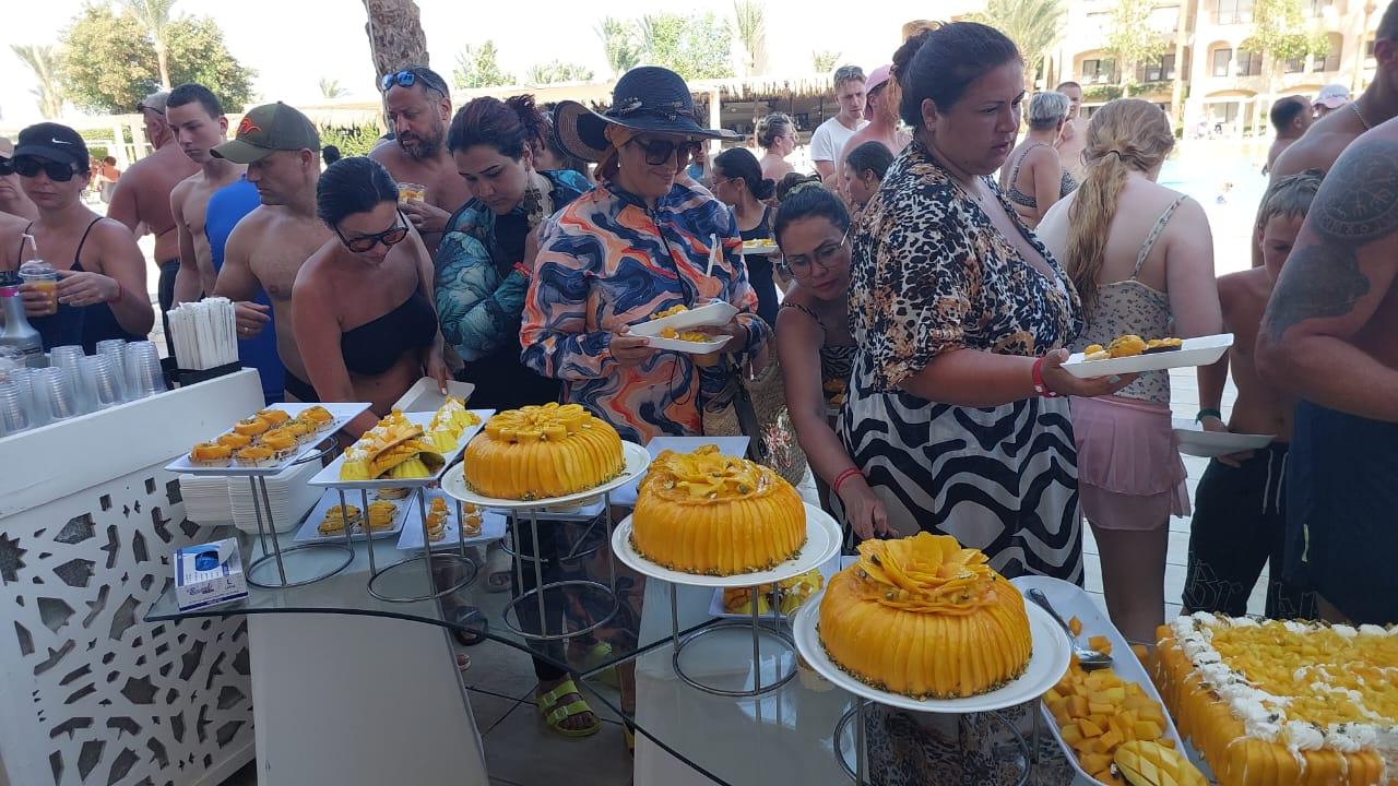 بالتزامن مع اليوم العالمى للمانجو فنادق الغردقة تنظم مهرجان المانجو بمشاركة عشرات السياح .