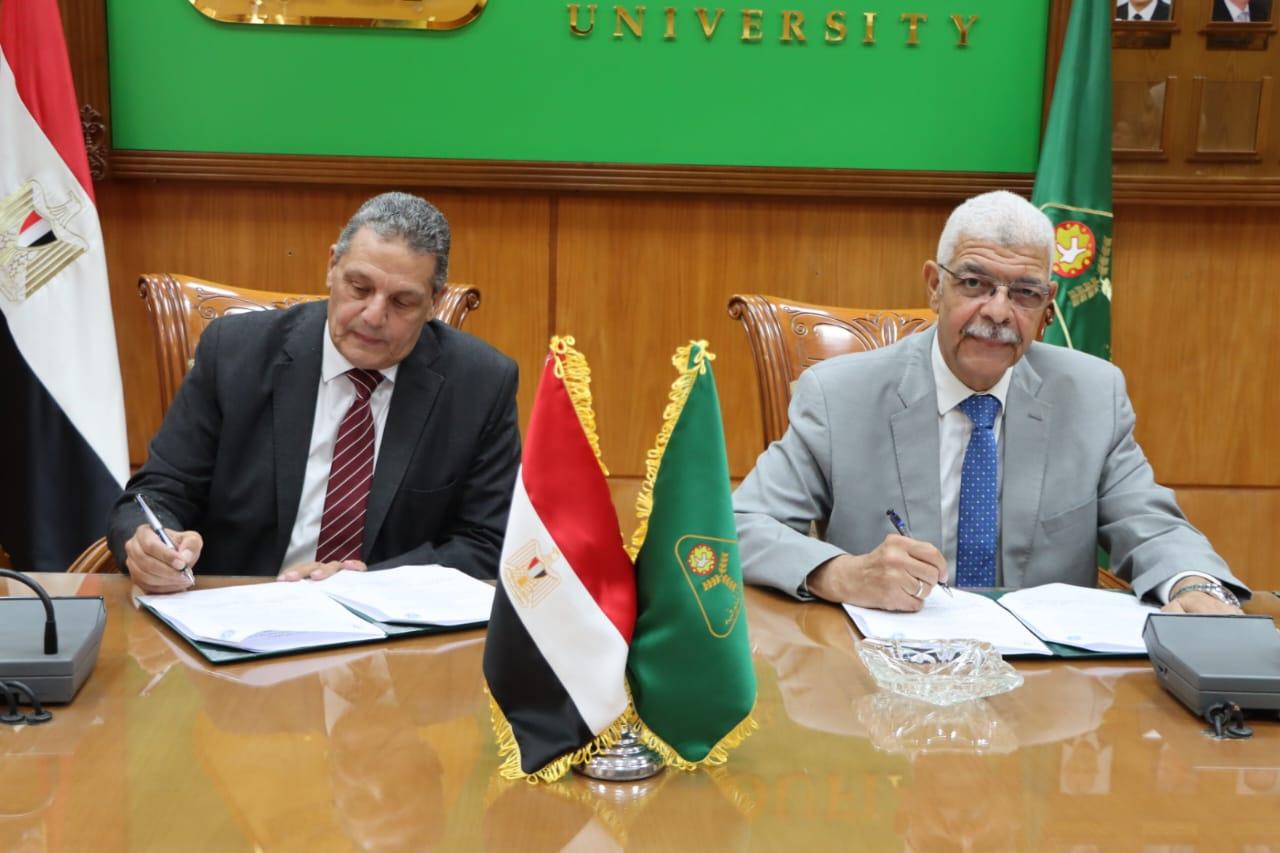 رئيس جامعة المنوفية يوقع بروتوكول تعاون لدعم المستشفيات والمراكز الطبية بقطاع الحماية المجتمعية بوزارة الداخلية