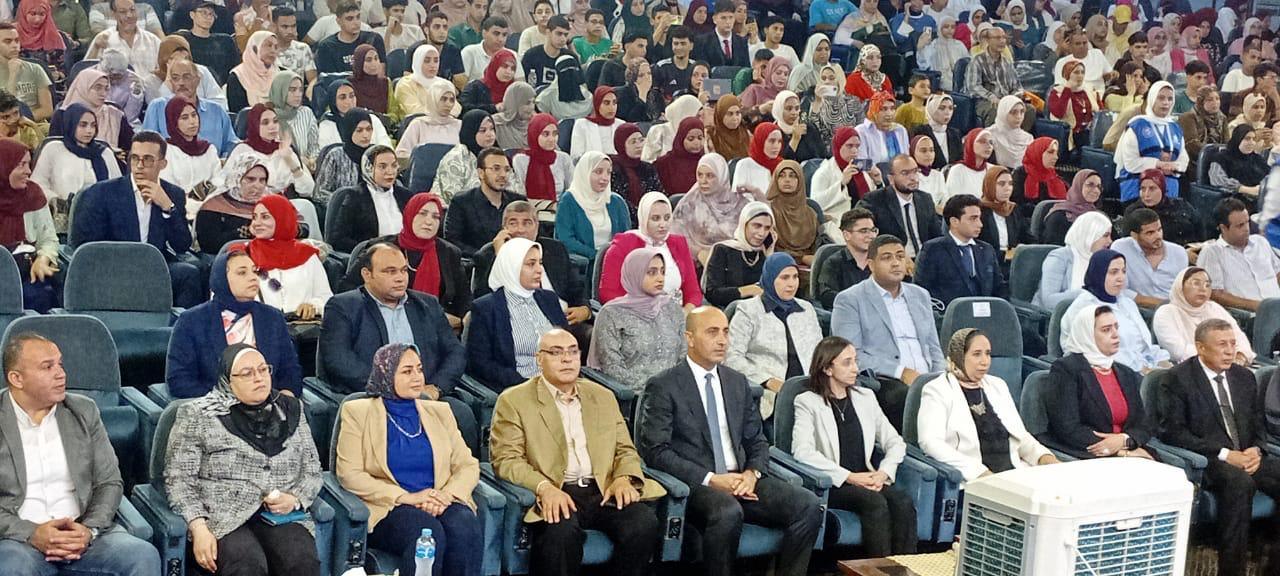 بمشاركة جامعات دمنهور والإسكندرية وكفر الشيخ .. رئيس جامعة دمنهور يشهد انطلاق فعاليات مؤتمر “اختر كليتك” بحضور محافظ البحيرة