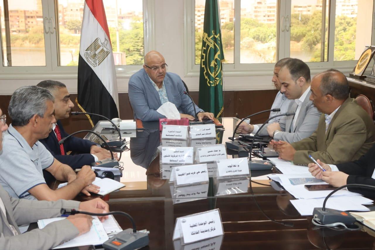 محافظ القليوبية يعقد اجتماعًا موسعًا لمتابعة أعمال تطوير طريق الجمهورية بأبو زعبل وشارع أحمد عرابي بحي غرب شبرا الخيمة