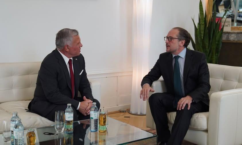 تفاصيل: إقالة السفير النمساوي بعد إدارته محتوى جنسي