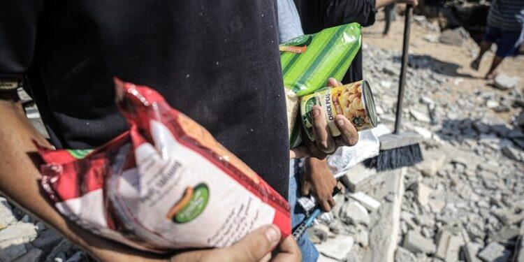 غزة.. استئناف إدخال المساعدات الإنسانية عبر معبر كرم أبو سالم