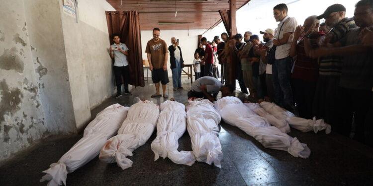 مقتل 30 فلسطينيا بغارات إسرائيلية بينهم 24 بمدينة غزة