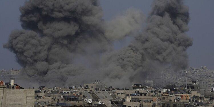 منظمة حقوقية: إسرائيل شرعت فعليا في تنفيذ خطتها لتدمير مدينة غزة بالكامل من 3 محاور