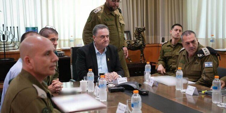 وزارة الدفاع الإسرائيلية تعلن عن تنفيذ هجوم على صنعاء وكاتس يطلق تحذيرا