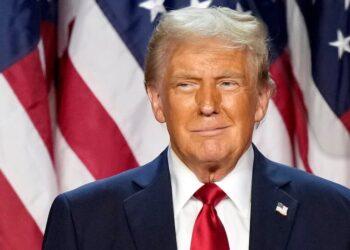 ترامب يطلق رسالة غامضة للعالم: “شيء كبير قادم”