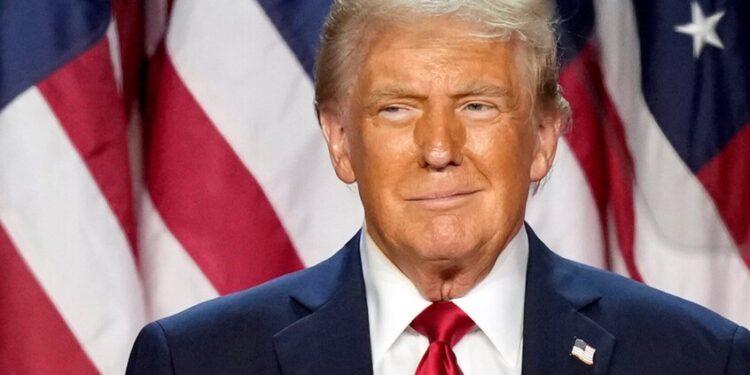 ترامب يطلق رسالة غامضة للعالم: “شيء كبير قادم”