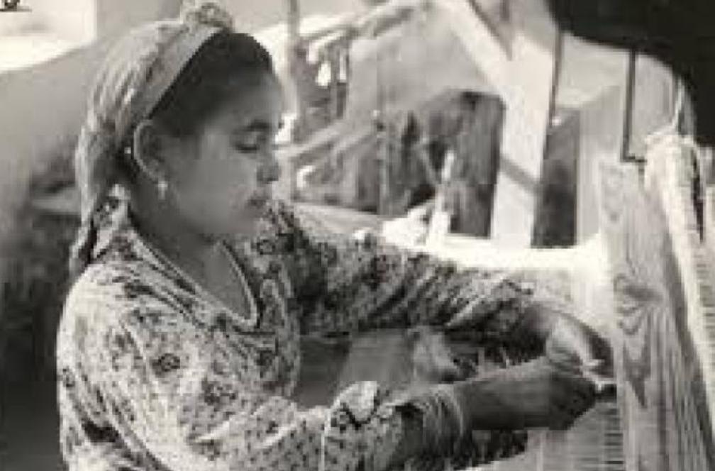 القومي للمرأة ينعى الفنانة النسّاجة فاطمة عوض من رموز الإبداع النسائي في مصر