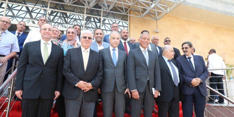 وزير التعليم العالي يفتتح المجمع الطبي لمؤسسة “تعليم” بمحافظة بني سويف