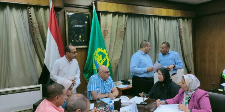 محافظ القليوبية يعقد لقاءه الجماهيري الأسبوعي بشبرا الخيمة لحل مشكلات المواطنين